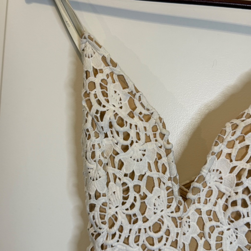 Revolve J.O.A. Los Angeles White Crochet Lace V-Neck Boho Cocktail Mini Dress XS - Picture 5 of 9